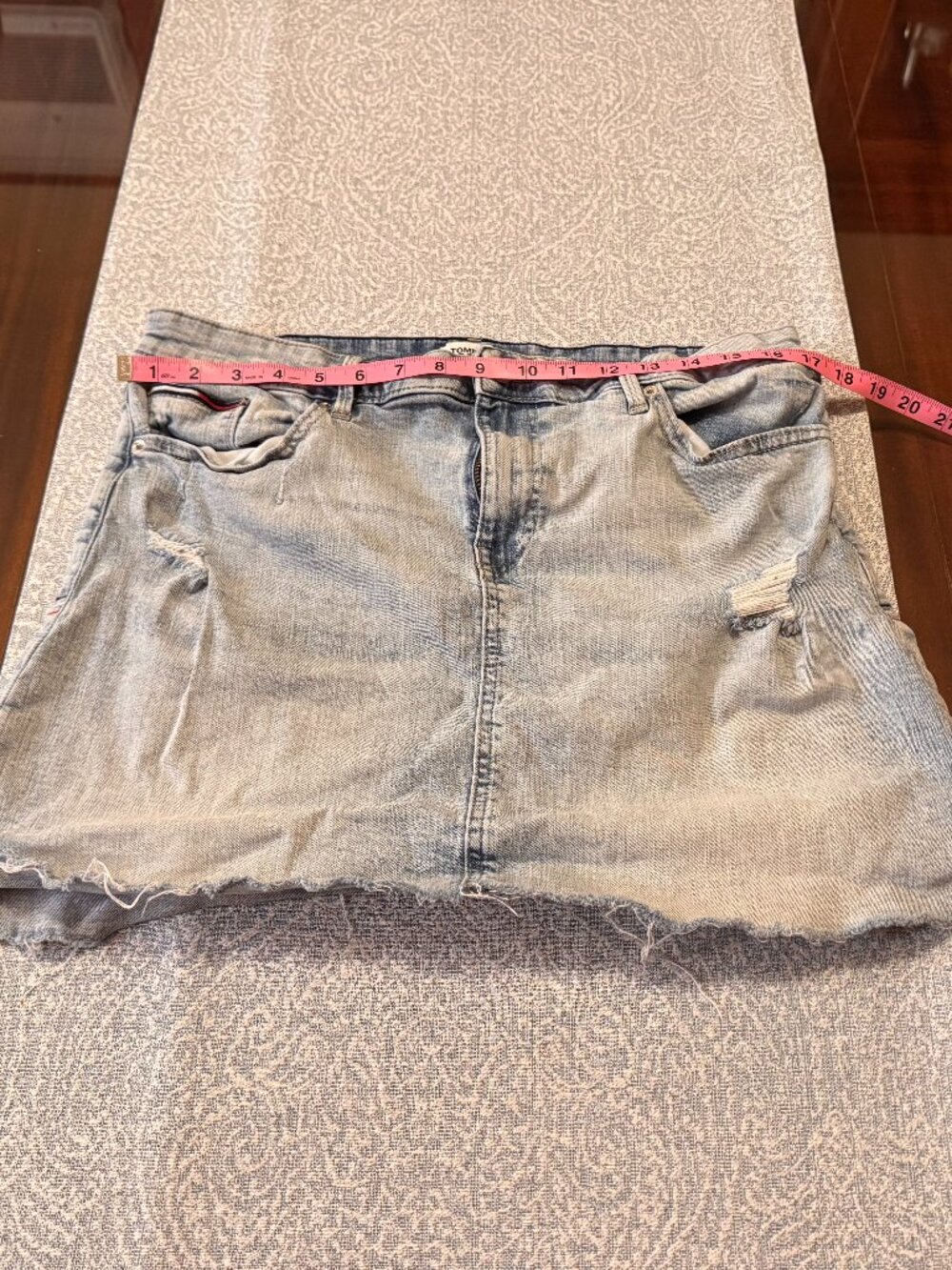 Tommy Jeans Distressed Denim Mini Skirt Raw Frayed Hem Size 14 / W32